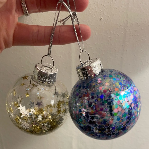 2 Christmas Ornaments. One glittery ornament the 2nd is a clear with gold ⭐️ - Picture 3 of 4